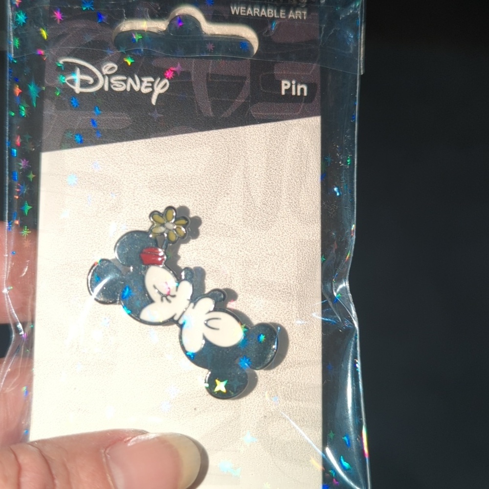 DISNEY Trading pin Mickey and Minnie kissing heads
